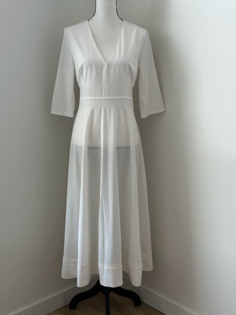 Vintage White V-Neck Maxi Dress with Waistband